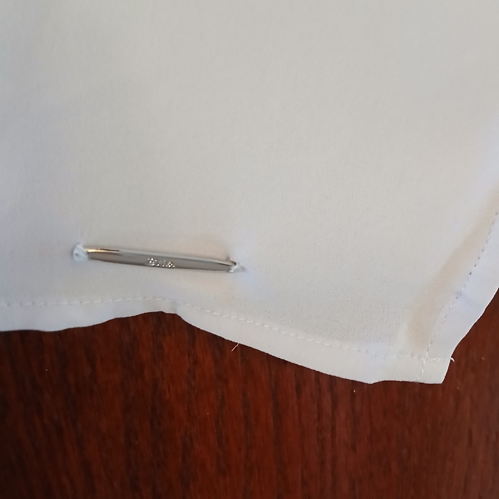 Elie Tahari Silky Sleeveless Top - Picture 2 of 12